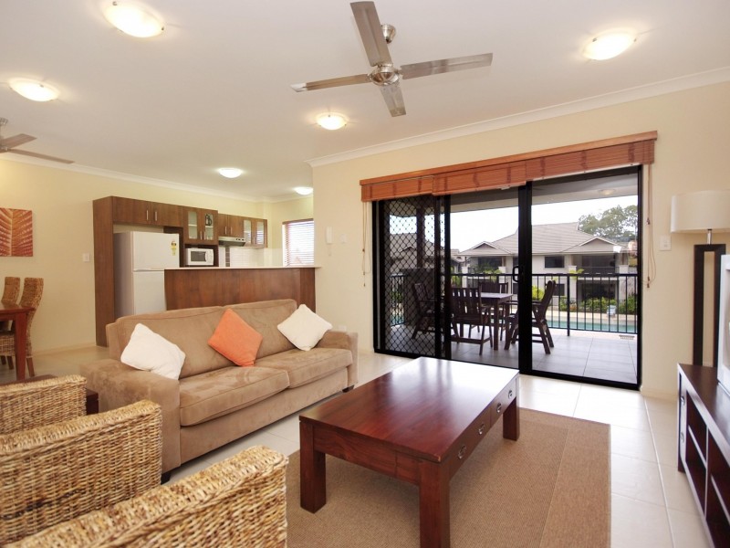 4/1-15 Robson St, Mooroobool QLD 4870