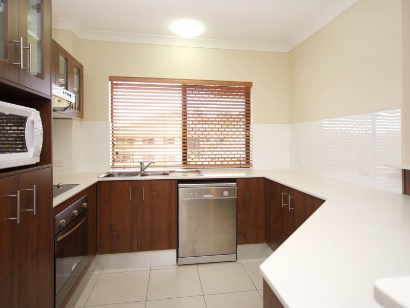 4/1-15 Robson St, Mooroobool QLD 4870