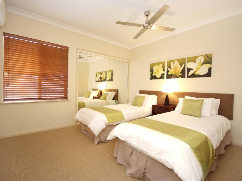 4/1-15 Robson St, Mooroobool QLD 4870