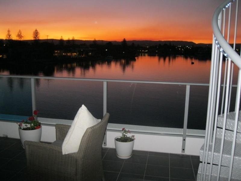 404/30-32 Paradise Island, Surfers Paradise QLD 4217