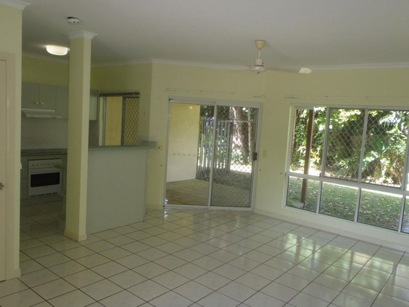 Unit 6/5-15 McGregor St, Mooroobool QLD 4870