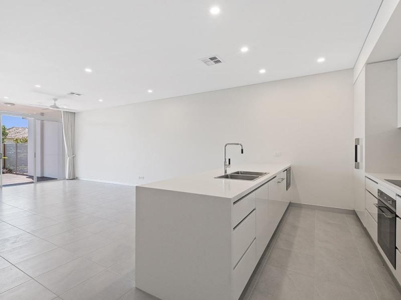 98/113 Landsborough Ave, Scarborough QLD 4020