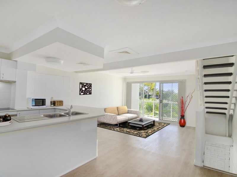 Unit 09/300 cottesloe, Mermaid Waters QLD 4218