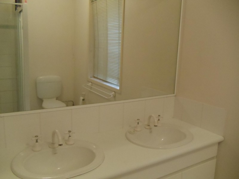 A @/152 Palm Meadows Drive, Carrara QLD 4211