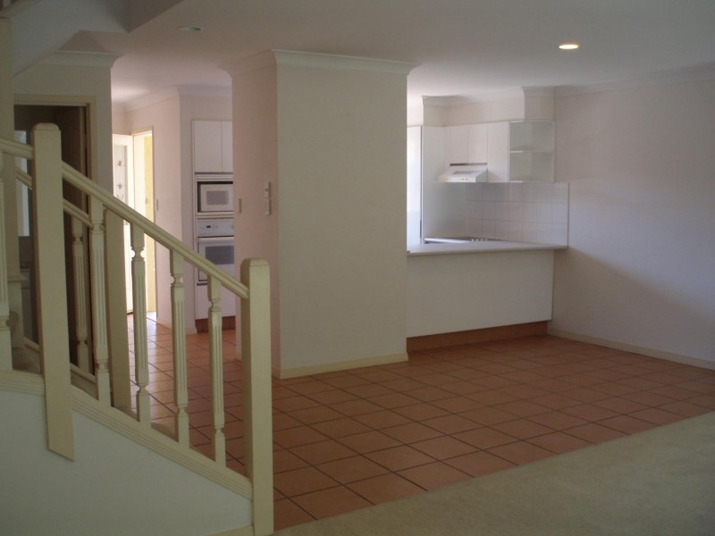 B @/152 Palm Meadows Drive, Carrara QLD 4211