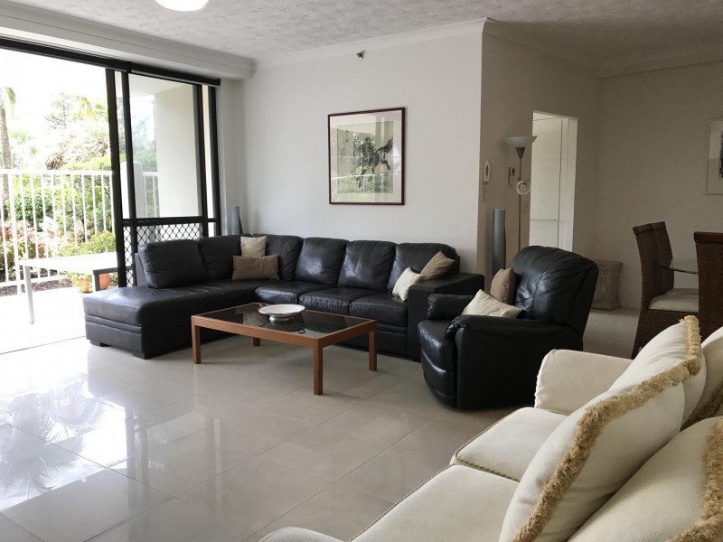 Unit 2/13 Cunningham Ave, Main Beach QLD 4217