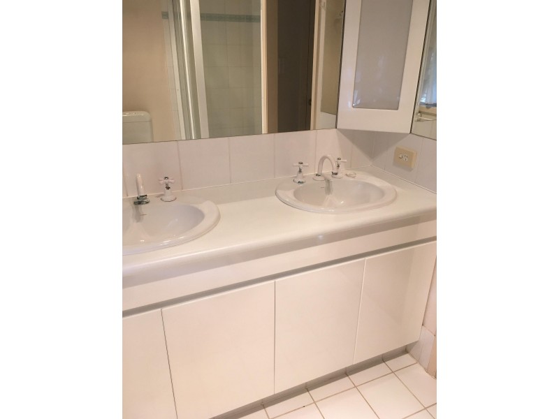 B @/152 Palm Meadows Drive, Carrara QLD 4211