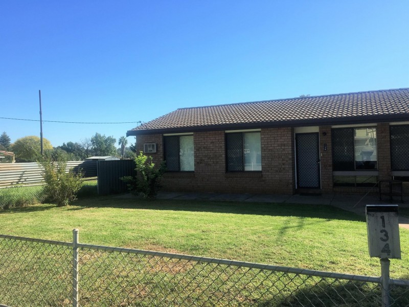 134 Whiteley Street, Wellington NSW 2820
