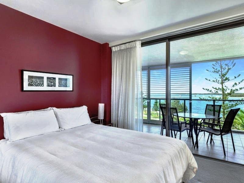 438 Marine Parade, Biggera Waters QLD 4216