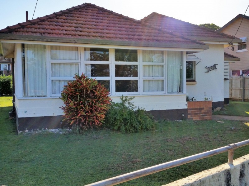 137 Landsborough Ave, Scarborough QLD 4020