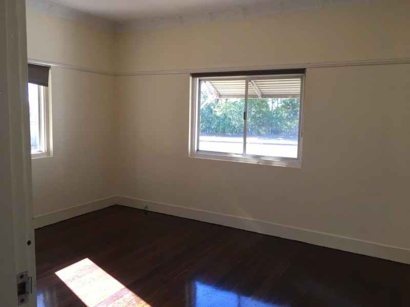 137 Landsborough Ave, Scarborough QLD 4020