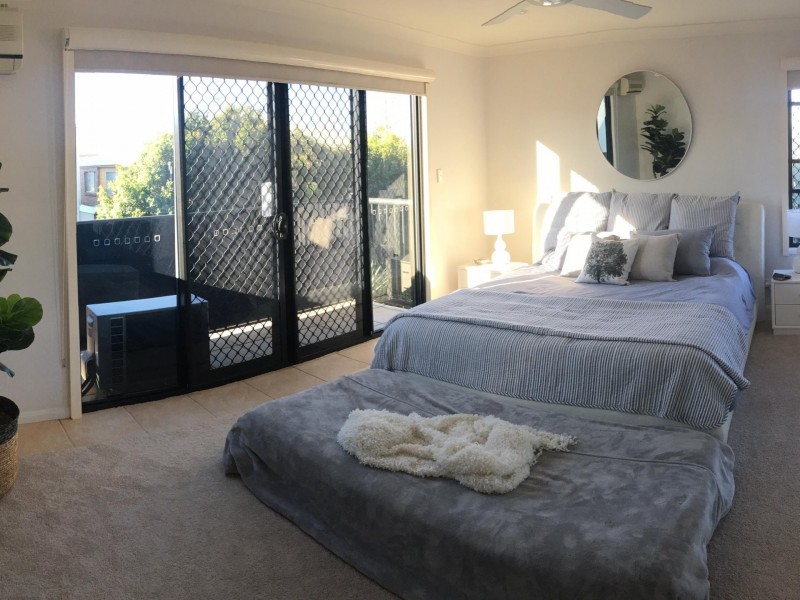 1/5 Abalone avenue, Paradise Point QLD 4216