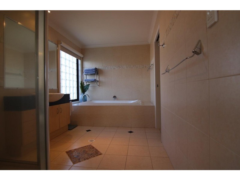 1/5 Abalone avenue, Paradise Point QLD 4216