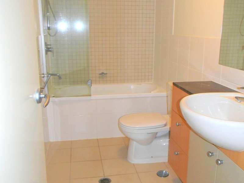 24/21 Cypress Avenue, Surfers Paradise QLD 4217