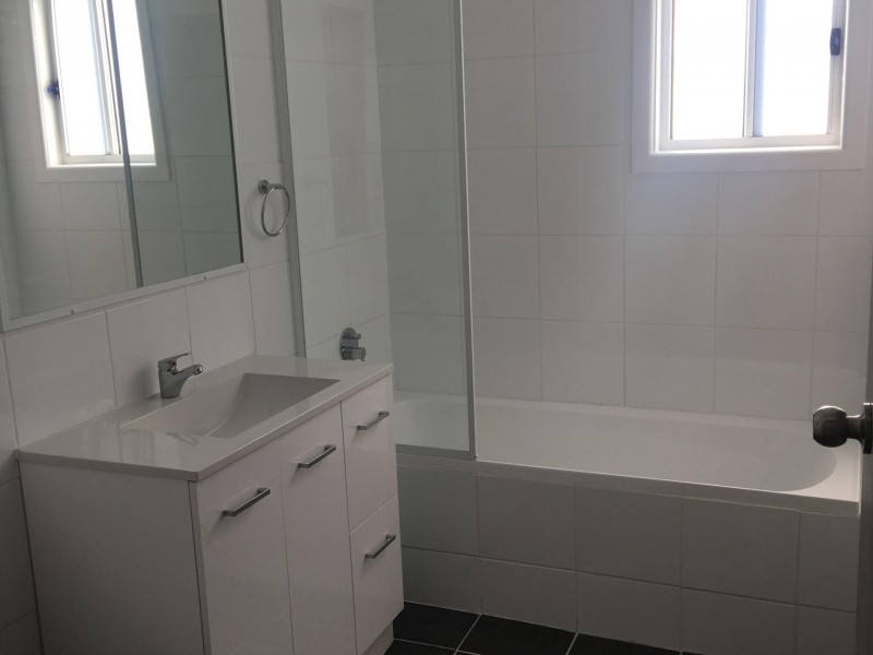 33 Charles Street, Wellington NSW 2820