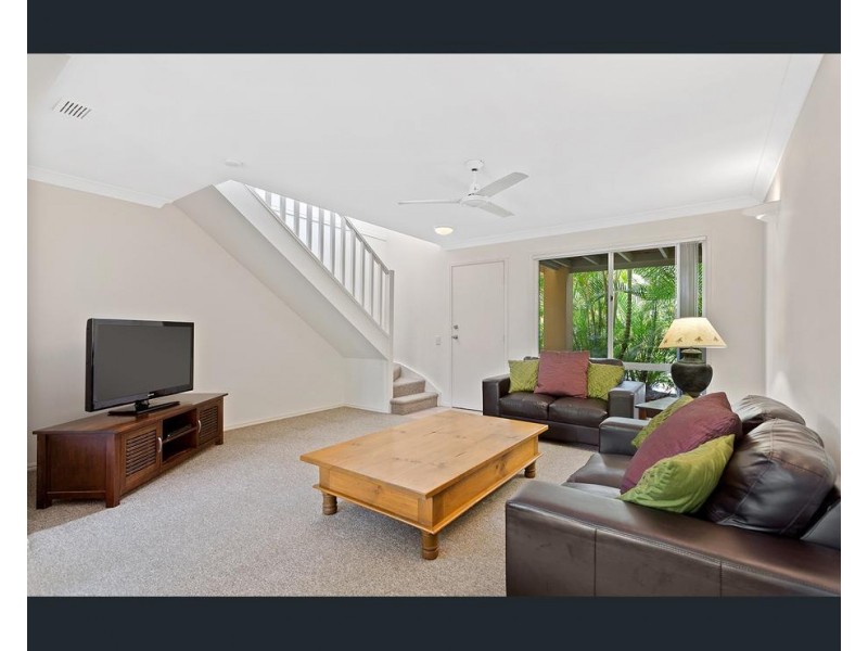 109/215 Cottesloe Drive Cottesloe Drive, Mermaid Waters QLD 4218