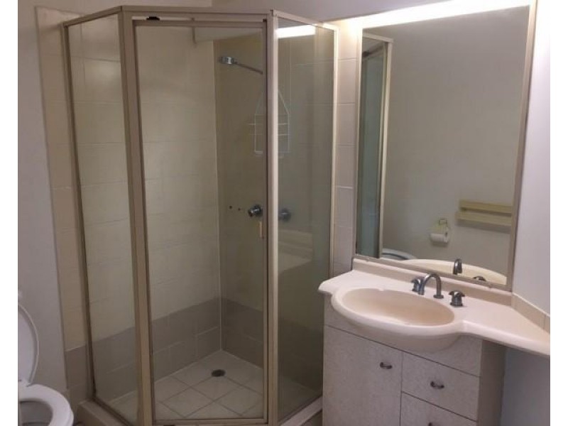 109/215 Cottesloe Drive Cottesloe Drive, Mermaid Waters QLD 4218