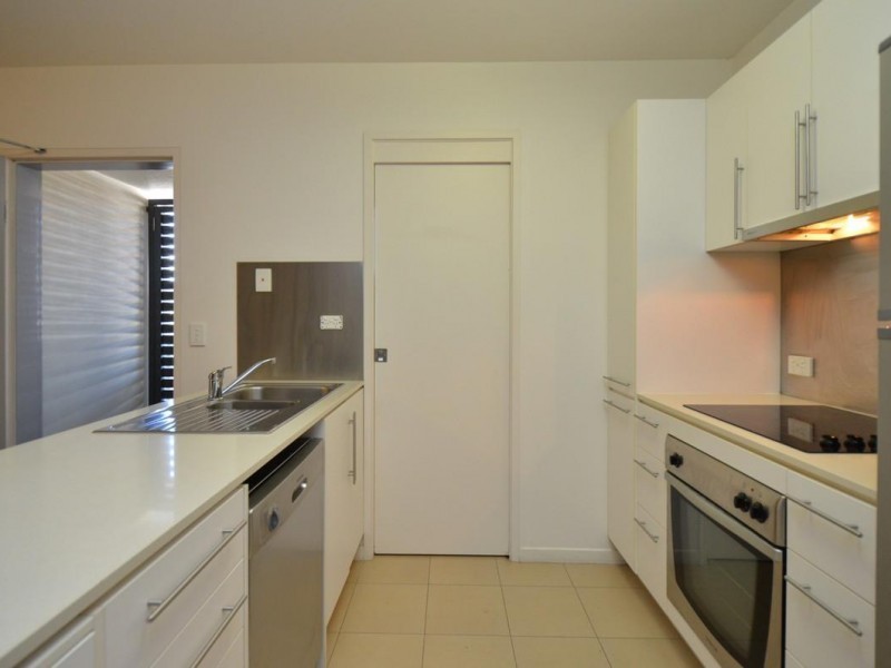 32 Stanley Street, Townsville City QLD 4810