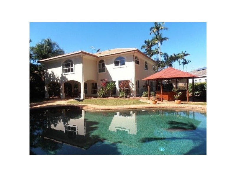 9 Whitehaven Close, Clifton Beach QLD 4879