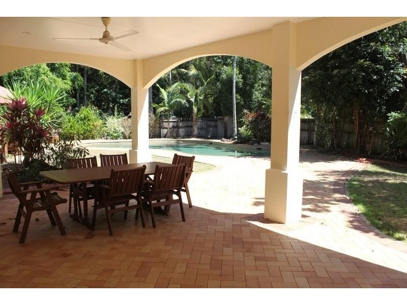 9 Whitehaven Close, Clifton Beach QLD 4879