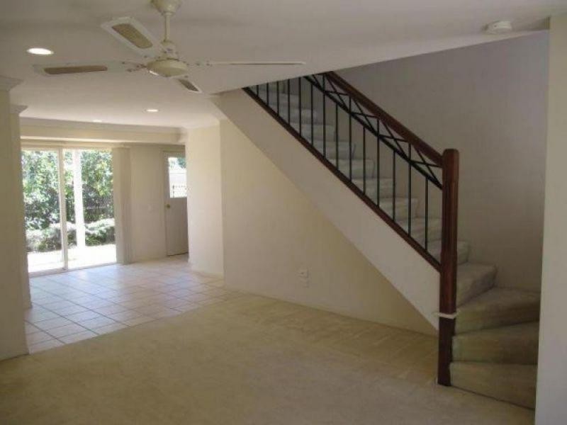 433  Brisbane Road, Arundel QLD 4214