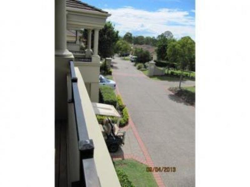 433  Brisbane Road, Arundel QLD 4214