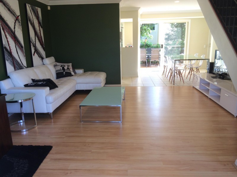 433  Brisbane Road, Arundel QLD 4214