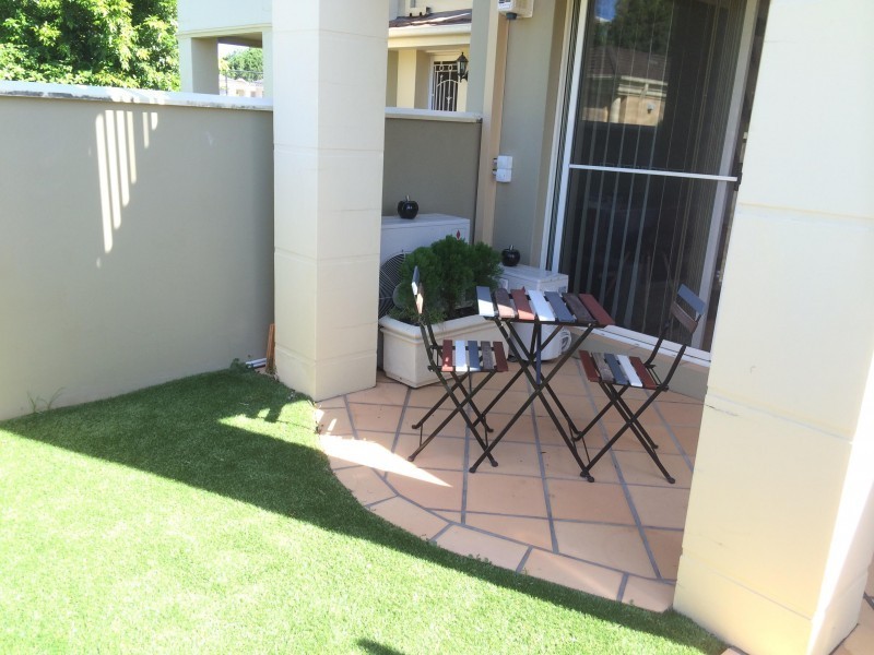 433  Brisbane Road, Arundel QLD 4214