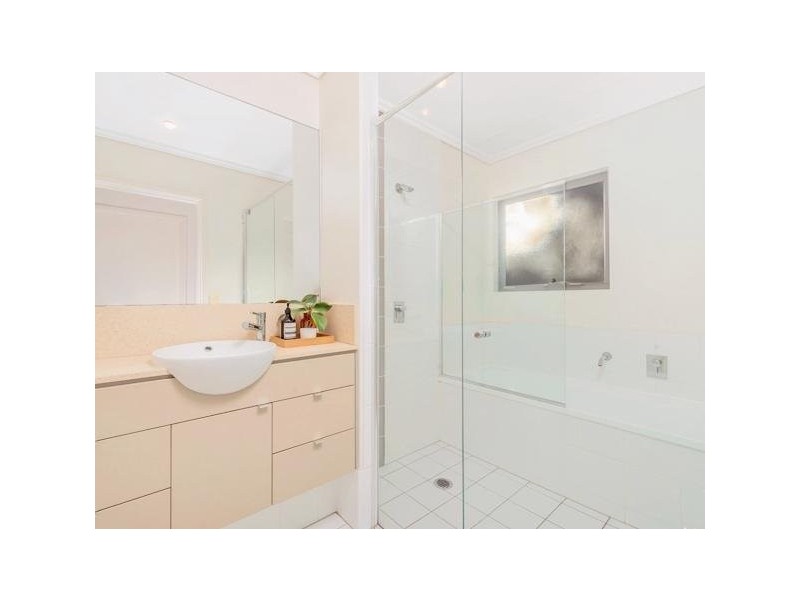 20A Manning Street, Milton QLD 4064