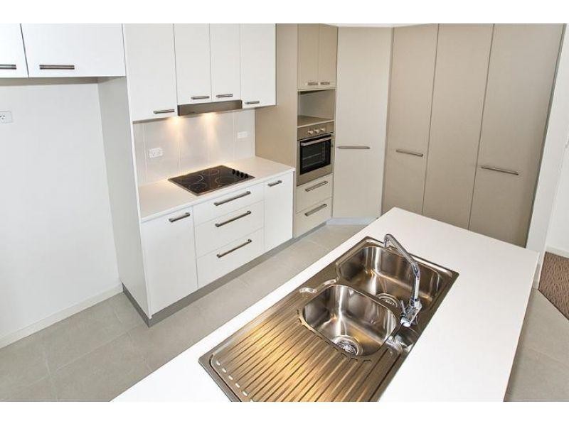 11/13 Louis St, Redcliffe QLD 4020