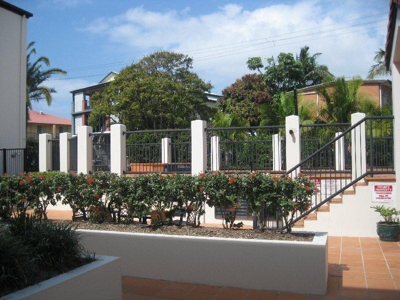 7/11-15 Owens Lane, Southport QLD 4215