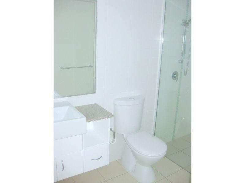 2/24 Allwood Street, Indooroopilly QLD 4068