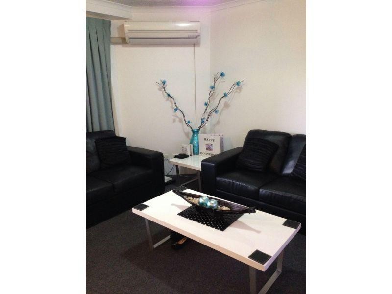 36 ALEXANDRA AVE, Broadbeach QLD 4218