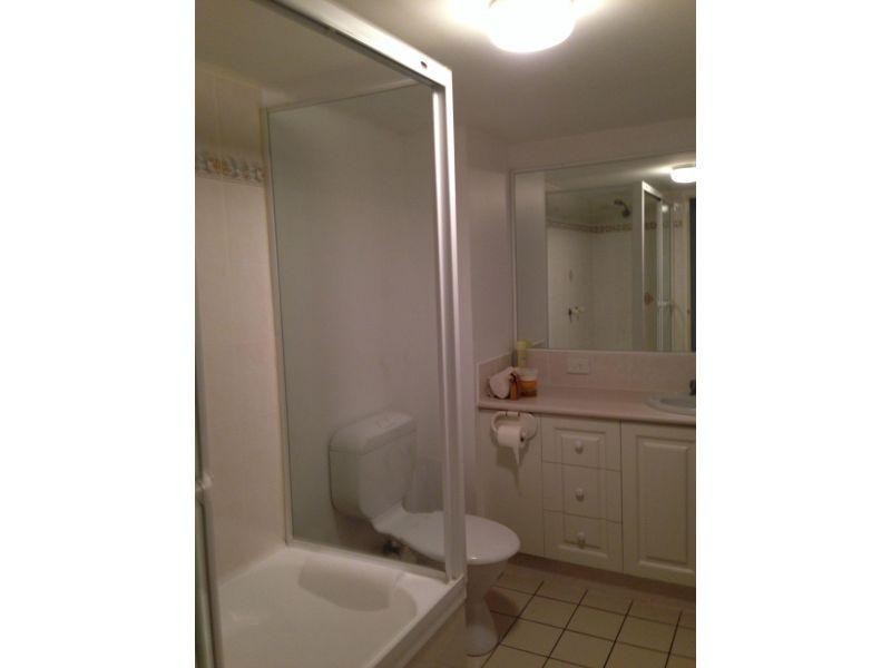 36 ALEXANDRA AVE, Broadbeach QLD 4218