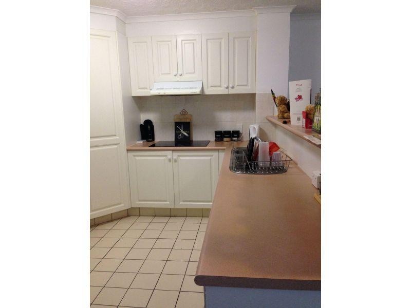 36 ALEXANDRA AVE, Broadbeach QLD 4218