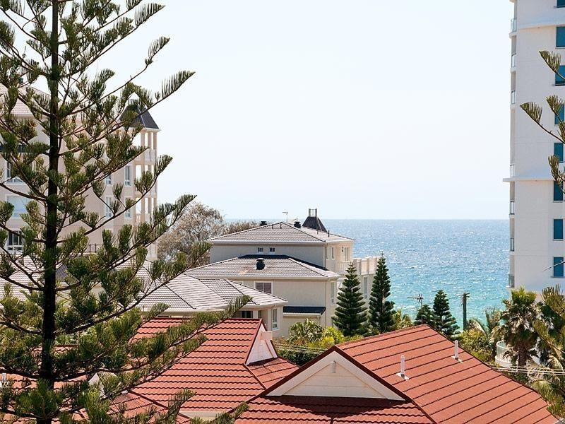 121  Surf Parade, Broadbeach QLD 4218