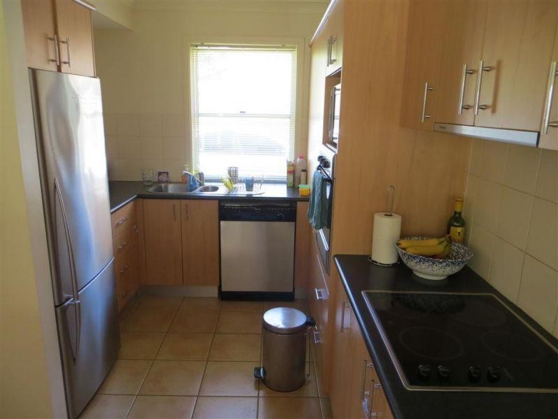 12/99 Heeb Street, Benowa QLD 4217