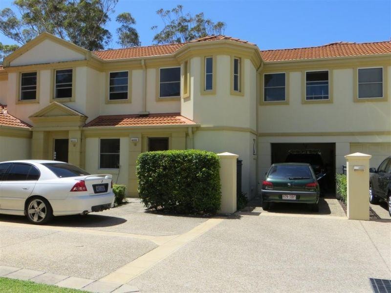 12/99 Heeb Street, Benowa QLD 4217