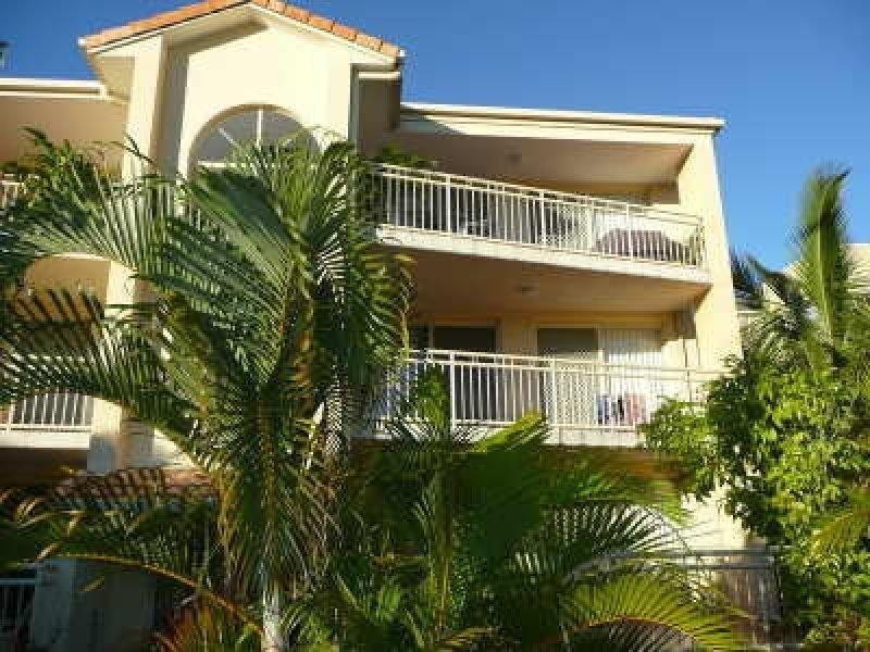 16 STANHILL DR, Chevron Island QLD 4217