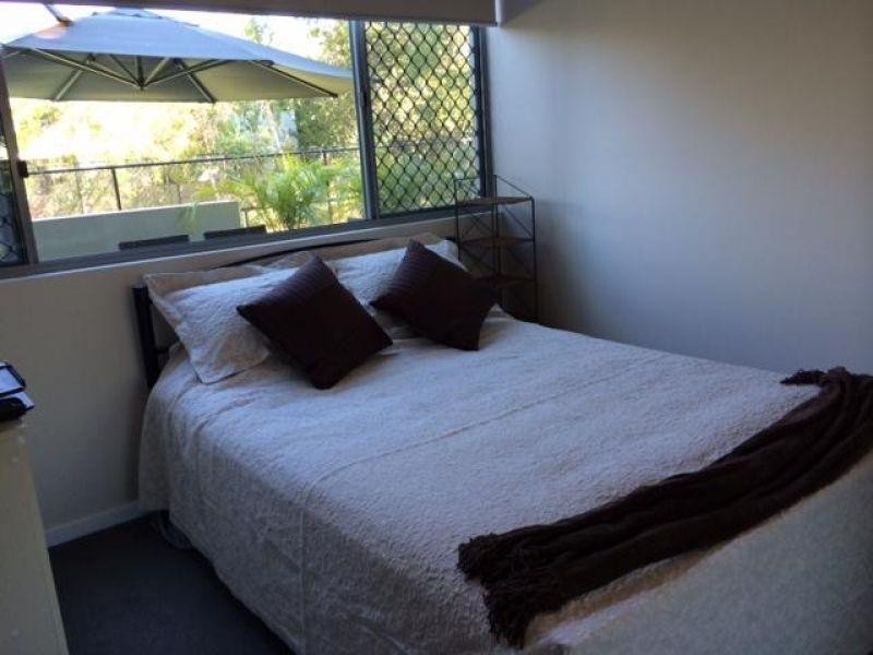 15/2 Gavin Crescent, Mermaid Beach QLD 4218