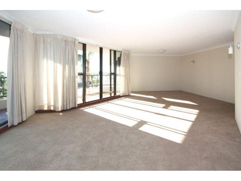 9  Bayview Street, Runaway Bay QLD 4216