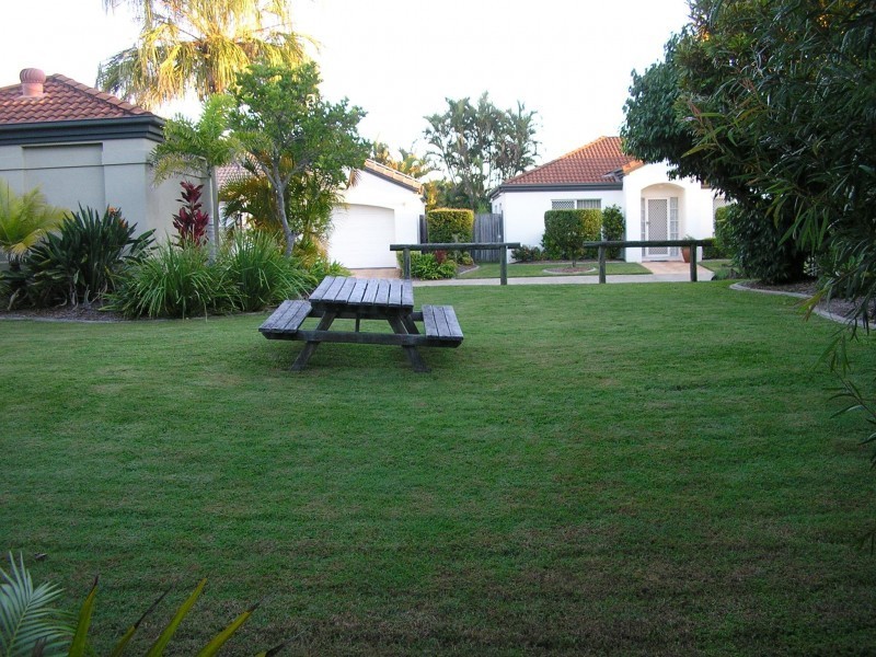 34 Albicore Street, Mermaid Waters QLD 4218