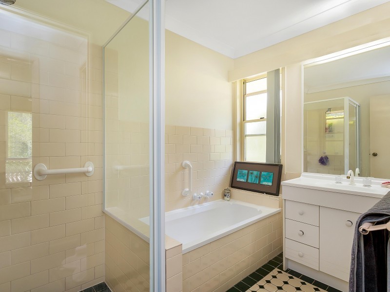 176/125 Hansford Road, Coombabah QLD 4216