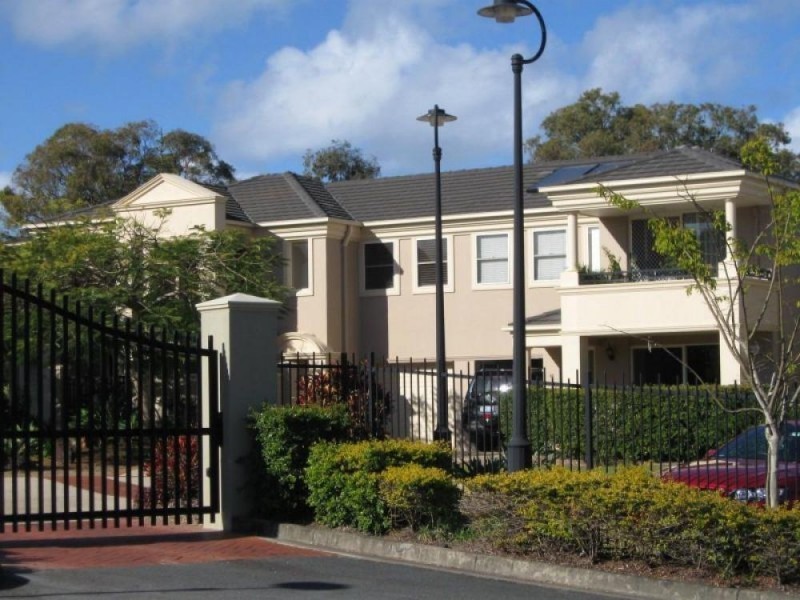 81/433 brisbane road, Arundel QLD 4214