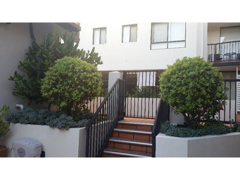 1/11-15 Owens Lane, Southport QLD 4215
