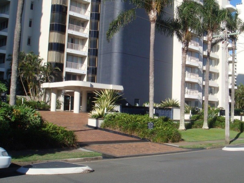 1 Peak Avenue, Main Beach QLD 4217