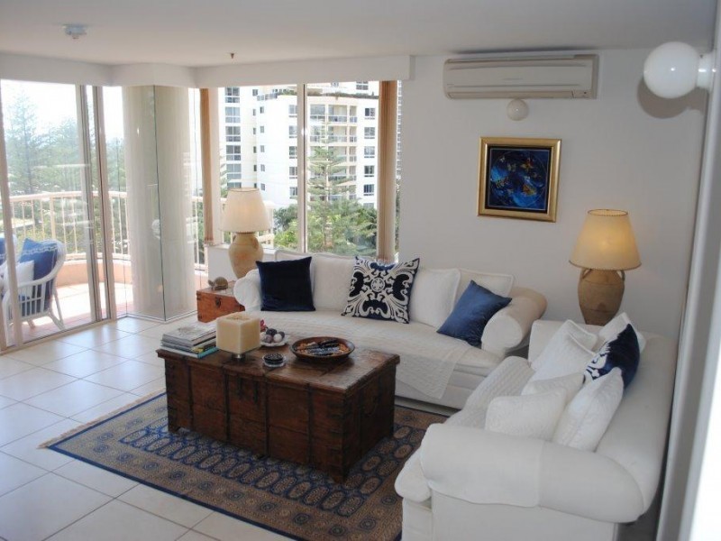 1 Peak Avenue, Main Beach QLD 4217