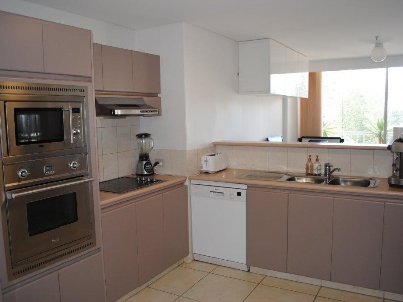 1 Peak Avenue, Main Beach QLD 4217