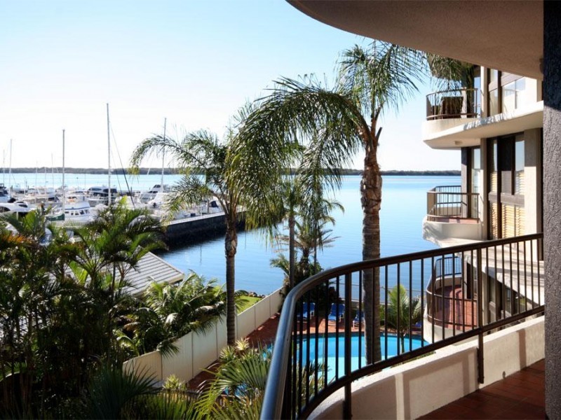 31/9 Bayview St, Runaway Bay QLD 4216