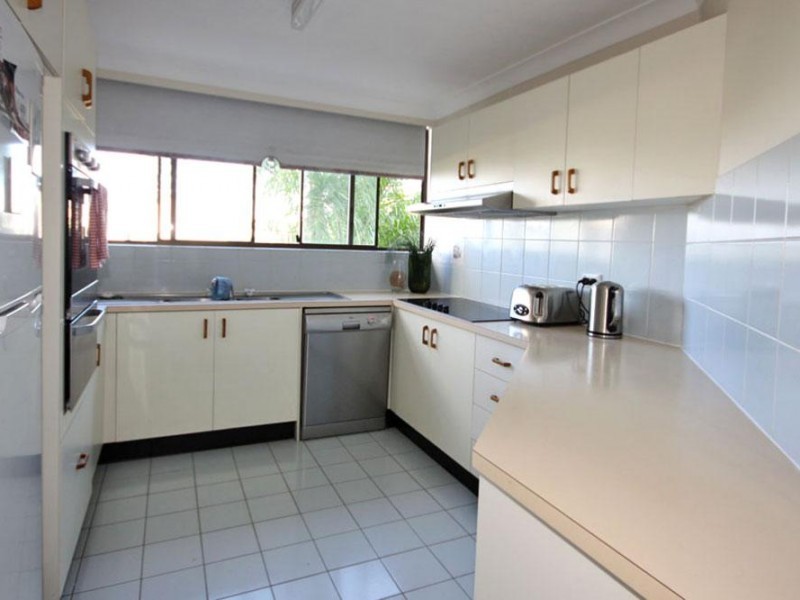 31/9 Bayview St, Runaway Bay QLD 4216